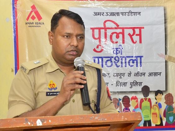 कार्यक्रम में मौजूद छात्राएं। संवाद कार्यक्रम में मौजूद छात्राएं। संवाद