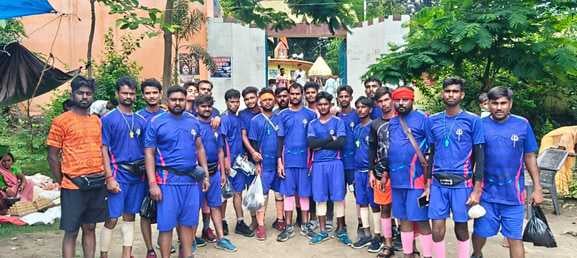 बीसलपुर के गुलेश्वर नाथ मंदिर में सपा नेत्री दिव्या गंगवार ने श्रद्धालुओं के लिए किया पेयजल का बीसलपुर के गुलेश्वर नाथ मंदिर में सपा नेत्री दिव्या गंगवार ने श्रद्धालुओं के लिए किया पेयजल का