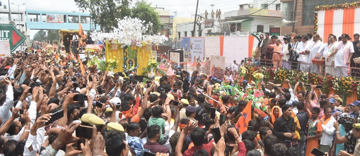 मेरठ....सुनील कैथवास....मोदीपुरम मैं पत्रकारों से वार्ता करते मुख्यमंत्री योगी आदित्यनाथ| मेरठ....सुनील कैथवास....मोदीपुरम मैं पत्रकारों से वार्ता करते मुख्यमंत्री योगी आदित्यनाथ|