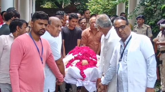 एल एन गर्ग, एसडीएम