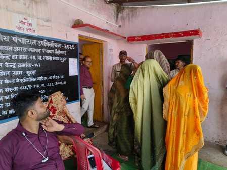 मतदान केंद्र