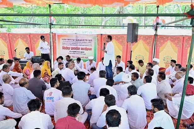 पूर्व मंत्री हेमाराम चौधरी ने भाजपा सरकार को लिया आड़े हाथों