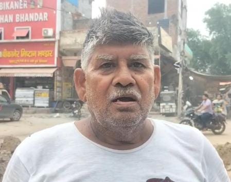 सुखपुरा चौक पर सड़क बराबर डाली कई सीवर लाइन व खुला मैनहॉल। संवाद