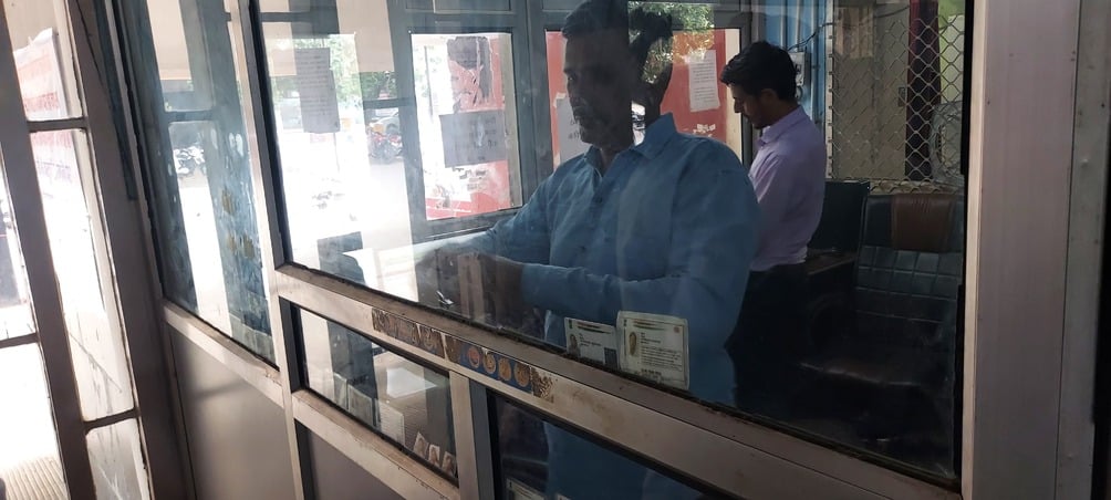 24जेएनडी29-अस्पताल का निरीक्षण करते हुए डॉक्टर वीरेंद्र यादव व उनकी टीम। संवाद 24जेएनडी29-अस्पताल का निरीक्षण करते हुए डॉक्टर वीरेंद्र यादव व उनकी टीम। संवाद