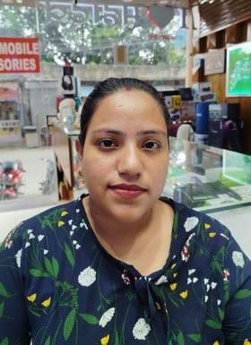 अंबाला छावनी के बोह निवासी सीरत कौर अपनी नंद और बच्चे के साथ जानकारी देते हुए। सवांद