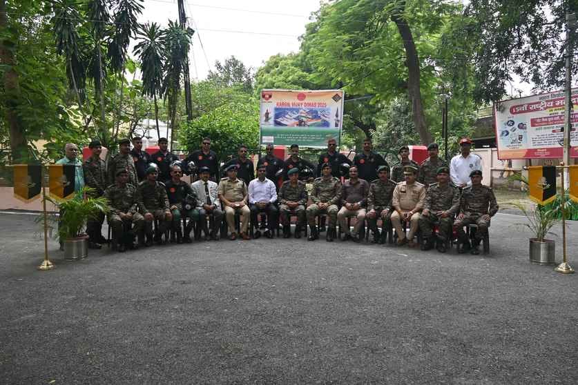 कारगिल विजय दिवस रैली पहुंची रायबरेली, हुआ भव्य स्वागत कारगिल विजय दिवस रैली पहुंची रायबरेली, हुआ भव्य स्वागत