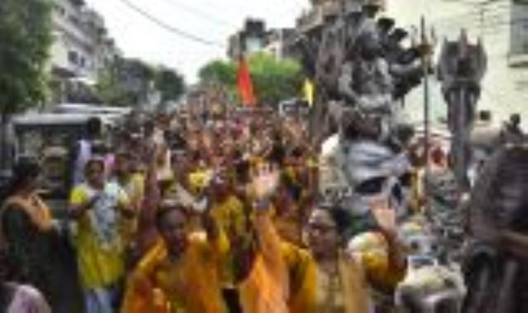 राजेंद्र नगर बृहस्पतिवार शाम भक्ति, आस्था और उल्लास से सराबोर हो उठा जब श्री महाकाल मंदिर से भग राजेंद्र नगर बृहस्पतिवार शाम भक्ति, आस्था और उल्लास से सराबोर हो उठा जब श्री महाकाल मंदिर से भग