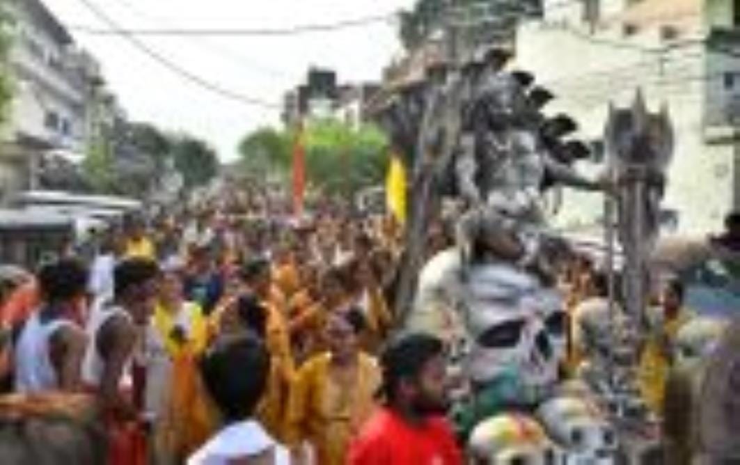 राजेंद्र नगर बृहस्पतिवार शाम भक्ति, आस्था और उल्लास से सराबोर हो उठा जब श्री महाकाल मंदिर से भग राजेंद्र नगर बृहस्पतिवार शाम भक्ति, आस्था और उल्लास से सराबोर हो उठा जब श्री महाकाल मंदिर से भग