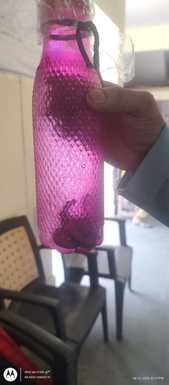 स्कूल में निकल रहे सांप