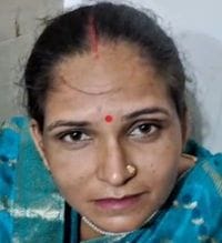 एक्सरे  कराने के इंताजार में बैठे मरीज। संवाद