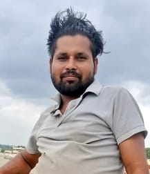 कोतवाली देहात के ग्राम रोशनपुर प्रताप में कांवडती की मौत के विरोध में जाम लगाते कांवड़िये। संवा