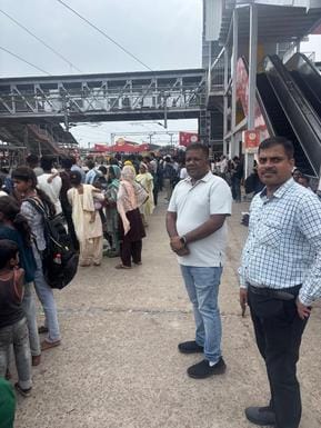 चारबाग स्टेशन पर अतिरिक्त व्यवस्थाओं का लिया जायजा चारबाग स्टेशन पर अतिरिक्त व्यवस्थाओं का लिया जायजा