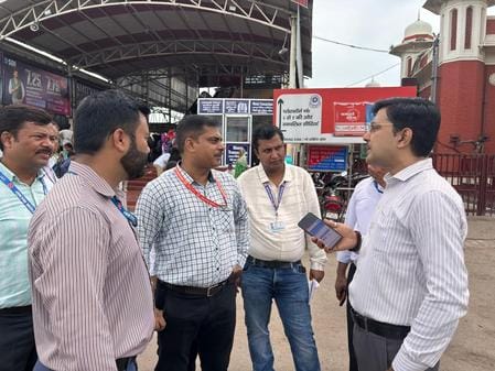 चारबाग स्टेशन पर अतिरिक्त व्यवस्थाओं का लिया जायजा