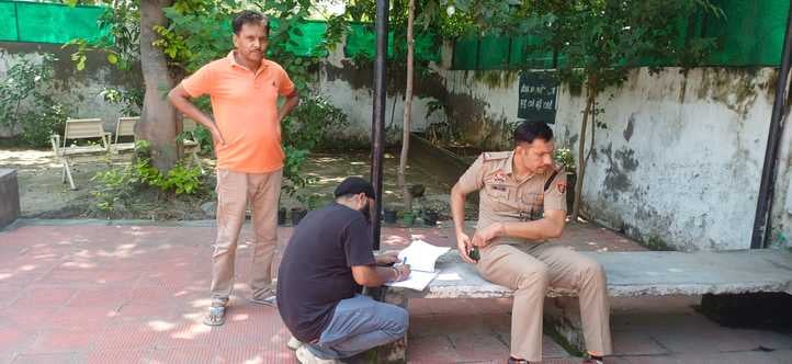 मृतक राजकुमार के कमरे से मिला सुसाइड नोट। संवाद मृतक राजकुमार के कमरे से मिला सुसाइड नोट। संवाद