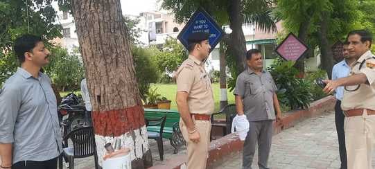 सीईटी की सुबह के सत्र की परीक्षा के बाद जीटी रोड पर लगा जाम। संवाद सीईटी की सुबह के सत्र की परीक्षा के बाद जीटी रोड पर लगा जाम। संवाद