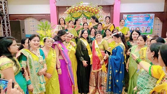 हरदोई बाईपास चौराहा स्थित लिटिल स्टेप्स एकेडमी में तीज पर्व के उपलक्ष्य में आयोजित प्रतियोगिता हरदोई बाईपास चौराहा स्थित लिटिल स्टेप्स एकेडमी में तीज पर्व के उपलक्ष्य में आयोजित प्रतियोगिता