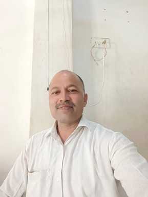 नेवादा ब्लाॅक के सेंवढ़ा गांव में बना पंचायत भवन-संवाद