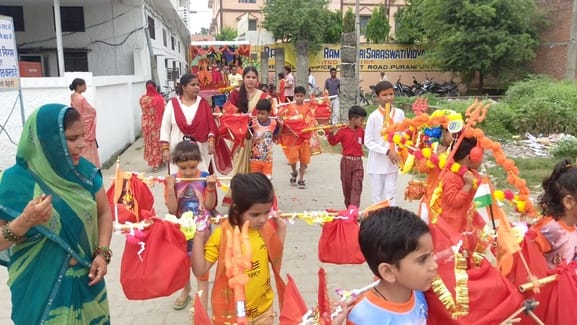 श्री कैलाश पति शिव मंदिर भोपतपुर में एकत्र कांवड़िया संवाद श्री कैलाश पति शिव मंदिर भोपतपुर में एकत्र कांवड़िया संवाद