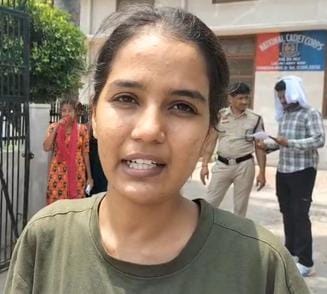 दीपक, बडेसरा। दीपक, बडेसरा।