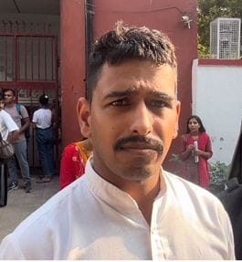 दीपक, बडेसरा। दीपक, बडेसरा।