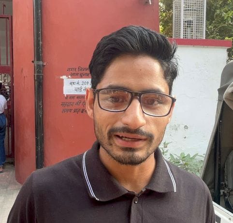 दीपक, बडेसरा। दीपक, बडेसरा।