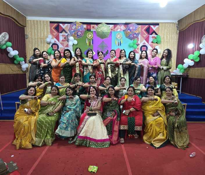 शामली में भारत विकास परिषद द्वारा हरियाली तीज महोत्सव में भाग लेतीं महिलांए । संवाद शामली में भारत विकास परिषद द्वारा हरियाली तीज महोत्सव में भाग लेतीं महिलांए । संवाद