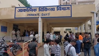 तीन वाहनों की भिड़त में एक ही परिवार के तीन लोगों की मौत
