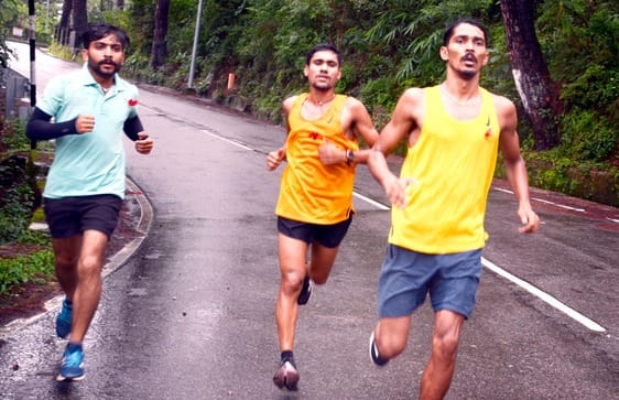 धर्मशाला में युवा उत्सव मैराथन- रेड रन में भाग लेते धावक। -स्रोत: विभाग धर्मशाला में युवा उत्सव मैराथन- रेड रन में भाग लेते धावक। -स्रोत: विभाग