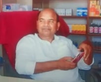 हंडिया में एलआईसी एजेंट की पीट पीटकर हत्या के मामले में चिह्नित किए गए संदिग्ध। स्रोत : वीडियो हंडिया में एलआईसी एजेंट की पीट पीटकर हत्या के मामले में चिह्नित किए गए संदिग्ध। स्रोत : वीडियो