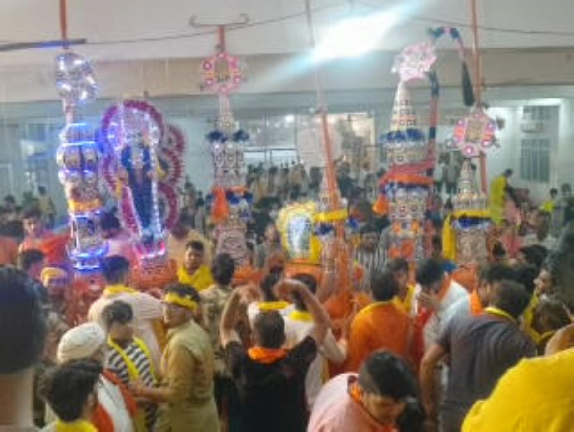 सावन जोत महोत्सव में अघौरी झांकी ने मोहा मन, लगे जयकारे सावन जोत महोत्सव में अघौरी झांकी ने मोहा मन, लगे जयकारे