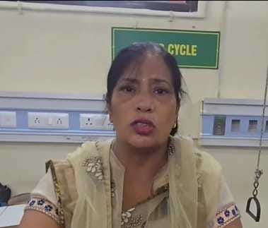 शहर स्थित नागरिक अस्पताल के फिजियोथैरेपी सेंटर में खराब पड़ी मशीनें