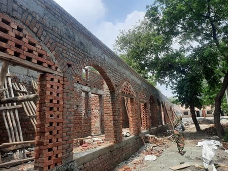 फोटो 23- सोनीपत के खरखौदा के गांव मंडौरा में तीन वर्ष पहले कंडम घोषित किया गया राजकीय विद्यालय फोटो 23- सोनीपत के खरखौदा के गांव मंडौरा में तीन वर्ष पहले कंडम घोषित किया गया राजकीय विद्यालय