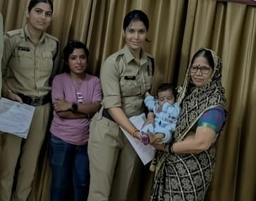 पुलिस को इस महिला की तलाश