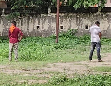 कलक्ट्रेट में निर्वाचन कार्यालय के पास बने शौचालय में फैली गंदगी। संवाद कलक्ट्रेट में निर्वाचन कार्यालय के पास बने शौचालय में फैली गंदगी। संवाद