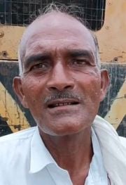 सहसवान के बड़ेरिया गांव में महावा नदी पर पुल बनाने के लिए तैयार किए जा रहे पिलर। संवाद सहसवान के बड़ेरिया गांव में महावा नदी पर पुल बनाने के लिए तैयार किए जा रहे पिलर। संवाद
