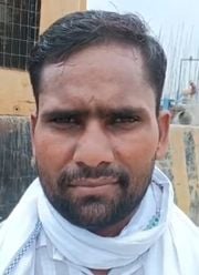 सहसवान के बड़ेरिया गांव में महावा नदी पर पुल बनाने के लिए तैयार किए जा रहे पिलर। संवाद सहसवान के बड़ेरिया गांव में महावा नदी पर पुल बनाने के लिए तैयार किए जा रहे पिलर। संवाद