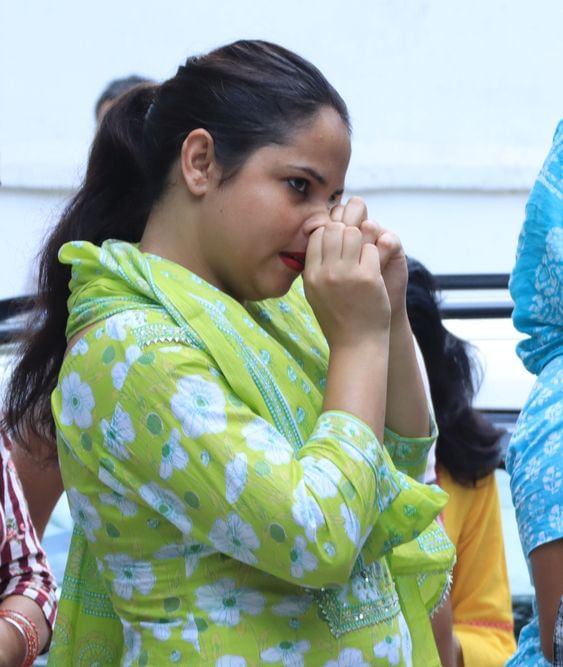 सैनी महाविद्यालय में एचटेट के लिए लाइन में खड़े अभ्यर्थी। संवाद