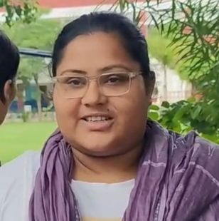 सैनी महाविद्यालय में एचटेट के लिए लाइन में खड़े अभ्यर्थी। संवाद