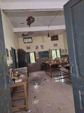 कांधला देहात के प्राथमिक विद्यालय में बरसात के कारण घुसा पानी । संवाद कांधला देहात के प्राथमिक विद्यालय में बरसात के कारण घुसा पानी । संवाद