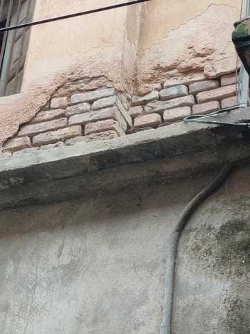 राजकीय प्राथमिक पाठशाला नंबर 2 का जर्जर भवन। संवाद