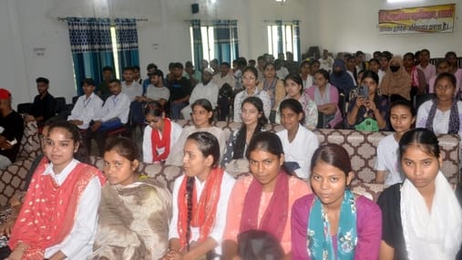 शामली के वीवी डिग्री कॉलेज में अमर उजाला फाउंडेशन द्वारा आयोजित पुलिस पाठशाला में छात्र छात्राओ शामली के वीवी डिग्री कॉलेज में अमर उजाला फाउंडेशन द्वारा आयोजित पुलिस पाठशाला में छात्र छात्राओ