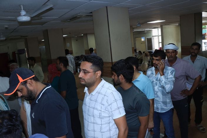 डीएलएफ कॉलोनी स्थित पार्क। संवाद