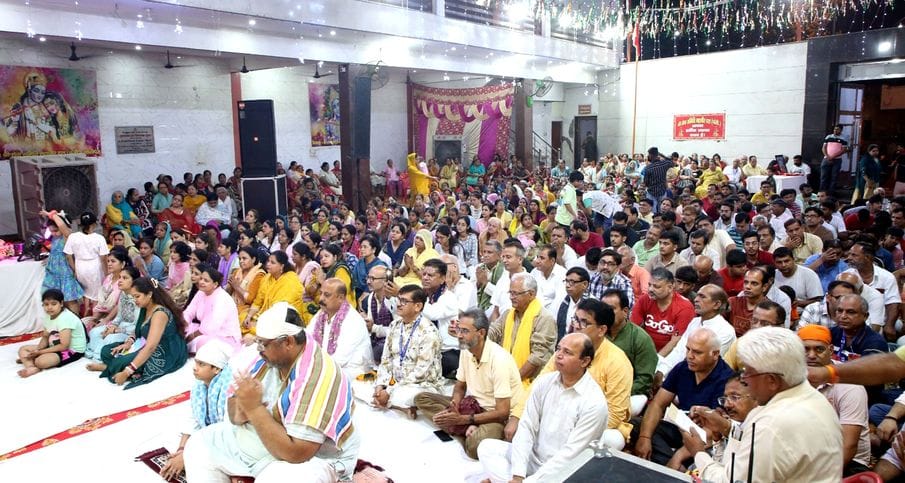 फोटो 01- सोनीपत के हनुमान मंदिर में 115वें सावन जोत महोत्सव को लेकर आयोजित भजन संध्या में किशोर फोटो 01- सोनीपत के हनुमान मंदिर में 115वें सावन जोत महोत्सव को लेकर आयोजित भजन संध्या में किशोर
