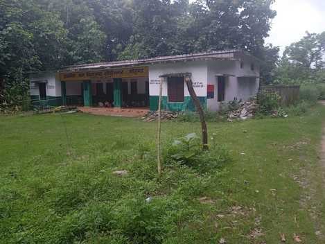 कैसी है पाठशाला : प्राथमिक वन विद्यालय सोढ़ीनगर की टूटी पड़ी चारदीवारी। संवाद कैसी है पाठशाला : प्राथमिक वन विद्यालय सोढ़ीनगर की टूटी पड़ी चारदीवारी। संवाद