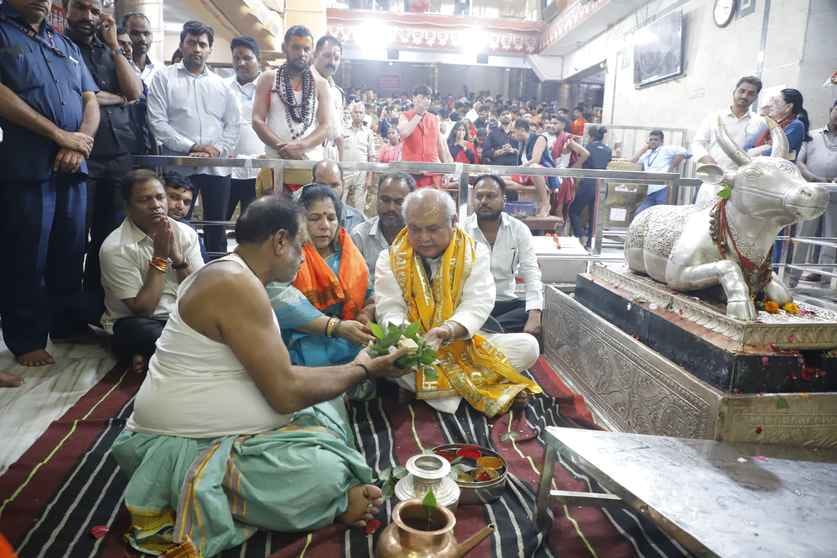 पूजन करते विधानसभा अध्यक्ष