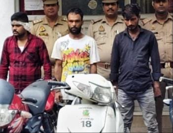 पुलिस की गिरफ्त में वाहन चोर। 