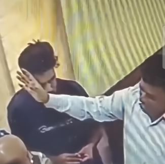 वीडियो में दिखाई देते ठग