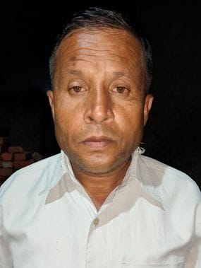 कलानौर खंड के गांव खेरड़ी के राजकीय उच्च वरिष्ठ माध्यमिक विद्यालय के क्लास रूम की जर्जर छत और ट कलानौर खंड के गांव खेरड़ी के राजकीय उच्च वरिष्ठ माध्यमिक विद्यालय के क्लास रूम की जर्जर छत और ट