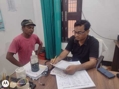 पीएचसी गजरौला में चिकित्सक की खाली पड़ी कुर्सी। संवाद पीएचसी गजरौला में चिकित्सक की खाली पड़ी कुर्सी। संवाद