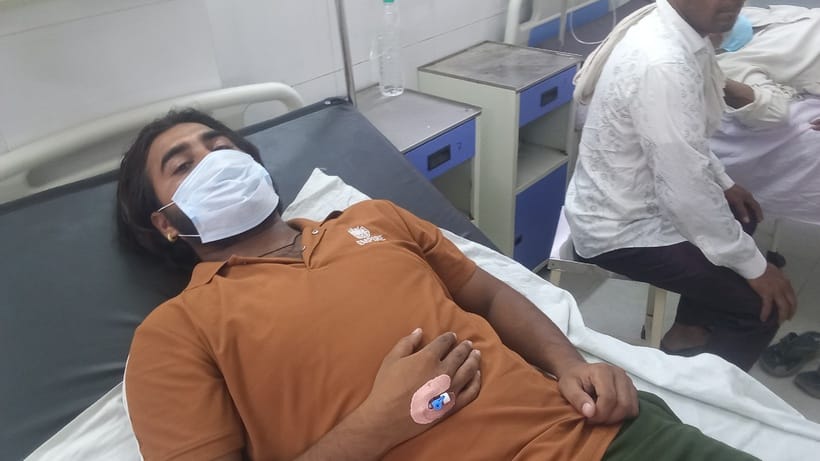 जिला अस्पताल में भर्ती गांव रजाकनगर का संजीव । जिला अस्पताल में भर्ती गांव रजाकनगर का संजीव ।